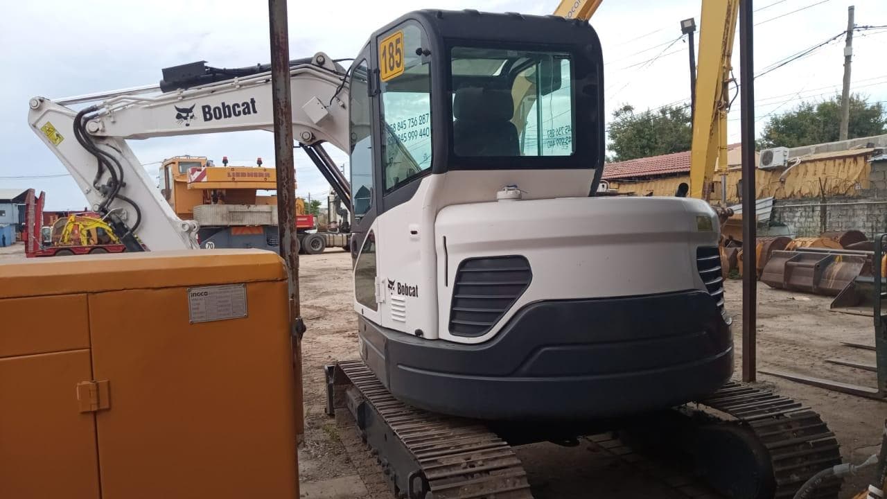 Mini escavadora BOB CAT