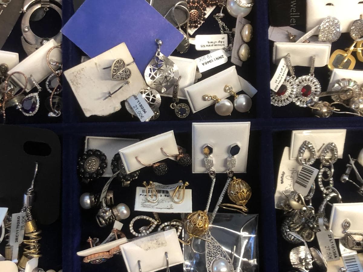 Boucles d'oreilles en argent et autres matériaux — image 3