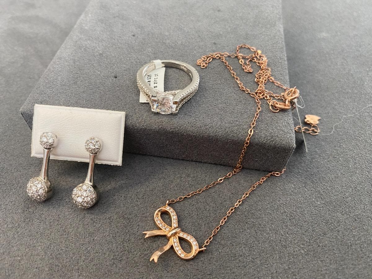 Pare de pendientes + Anillo de plata + Collar de Plata — imagen 7
