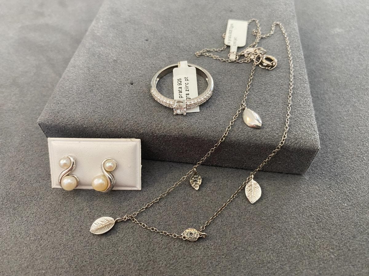 Pare de pendientes + Anillo de plata + Collar de Plata — imagen 6