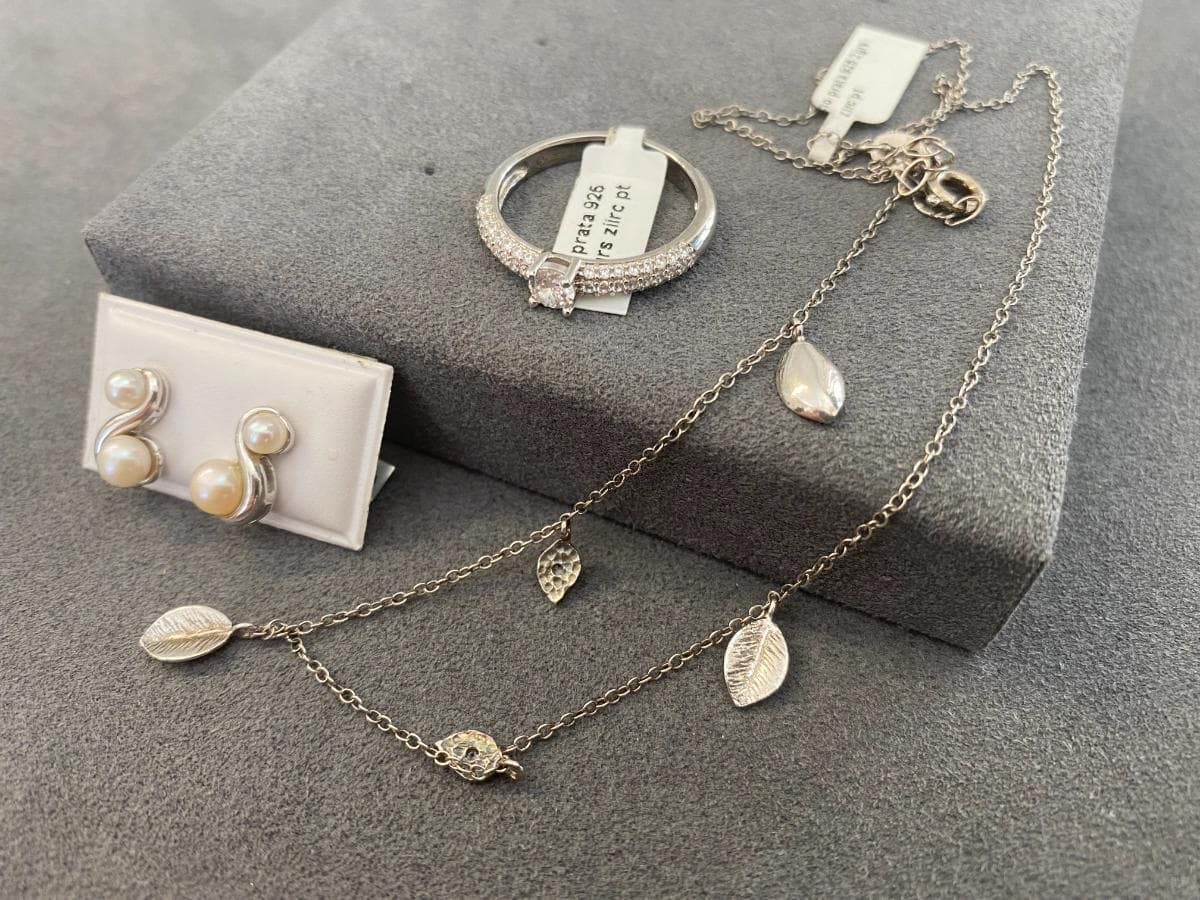 Pare de pendientes + Anillo de plata + Collar de Plata — imagen 3