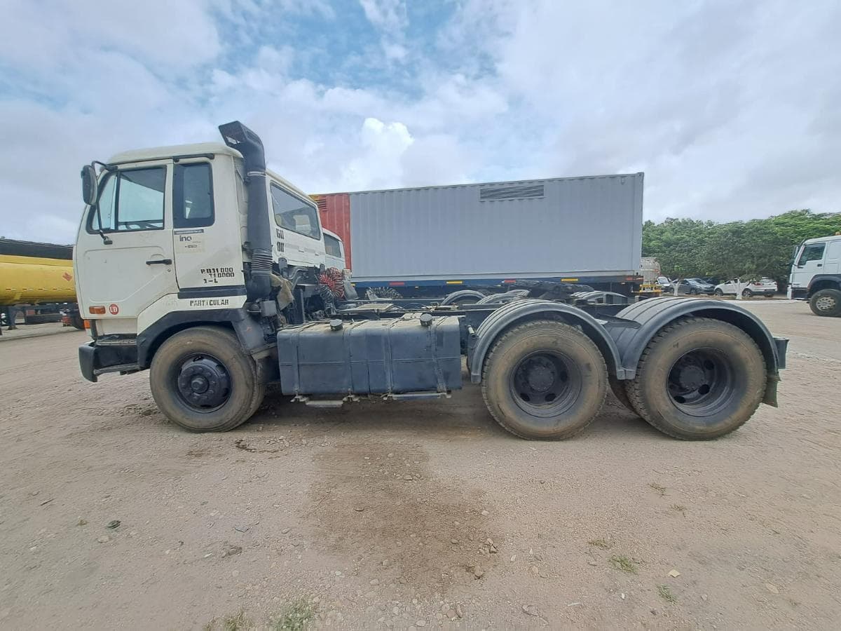 Camião trator (cavalo) NISSAN · Belas — imagem 3