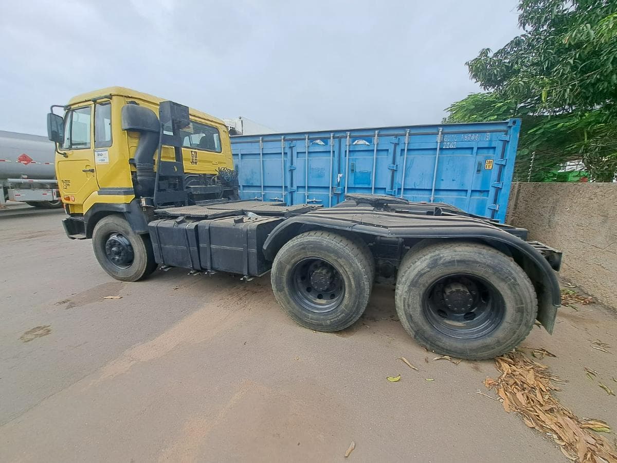 Camião trator (cavalo) NISSAN · Belas — imagem 3