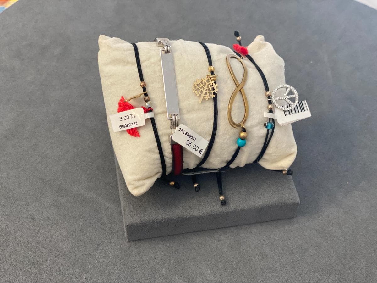 Bracelets en argent et autres matériaux — image 2