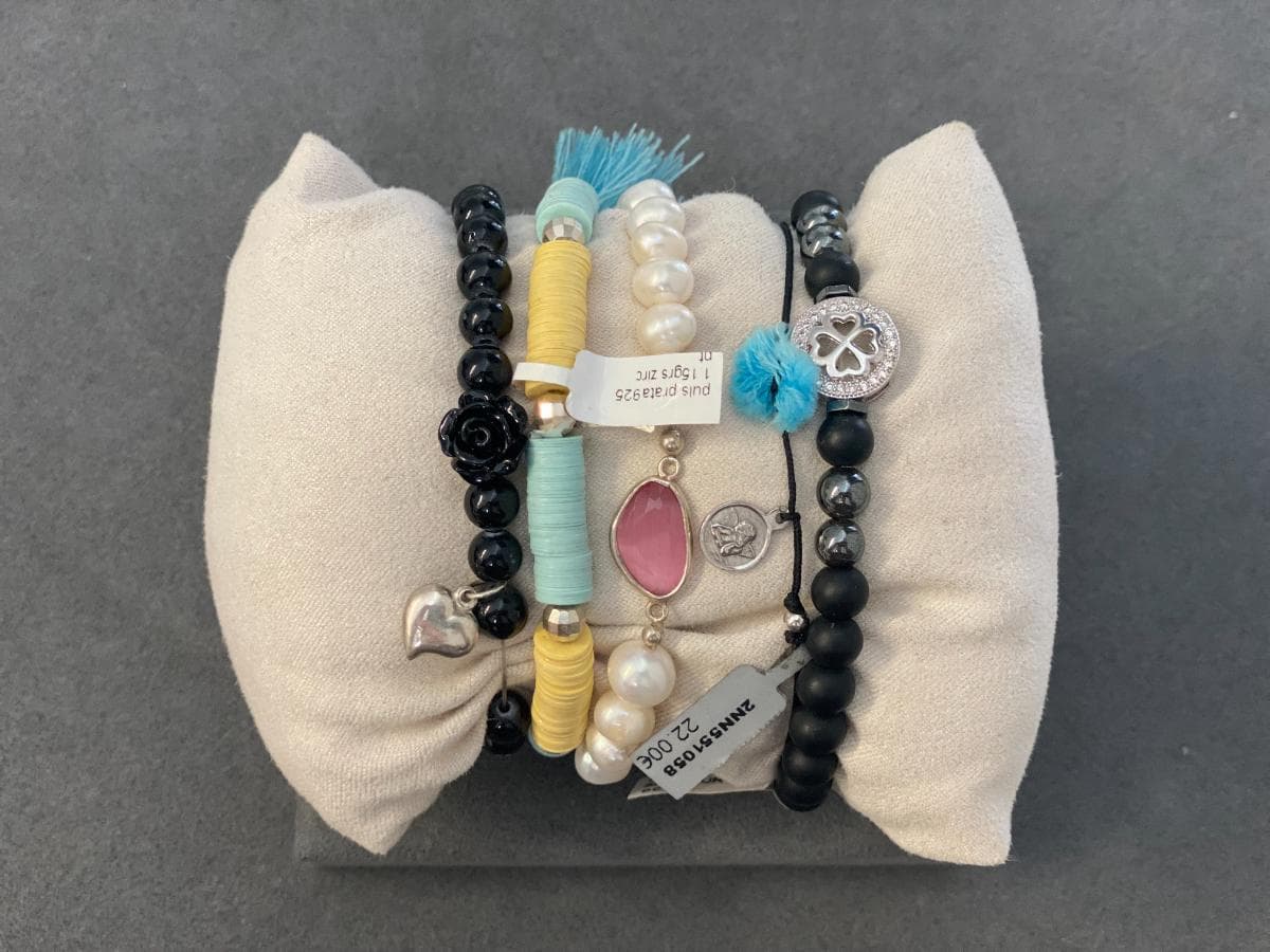 Pulseiras em prata e outros materiais — imagem 2