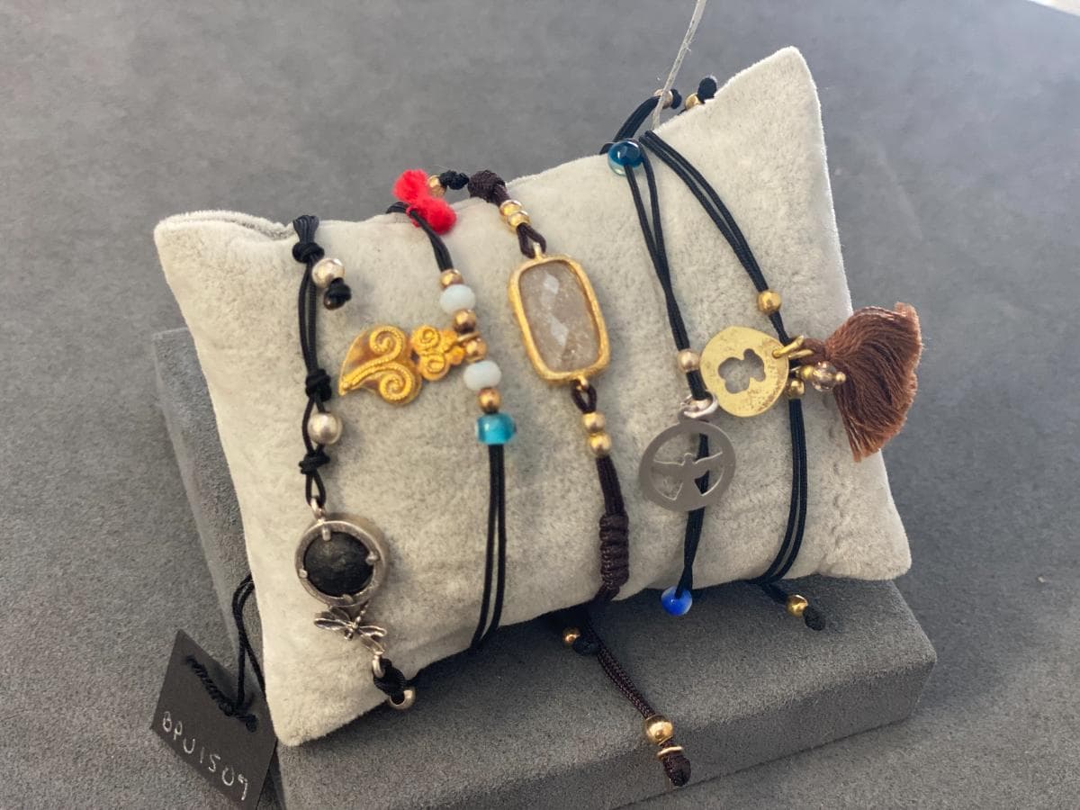 Pulseiras em prata e outros materiais — imagem 1