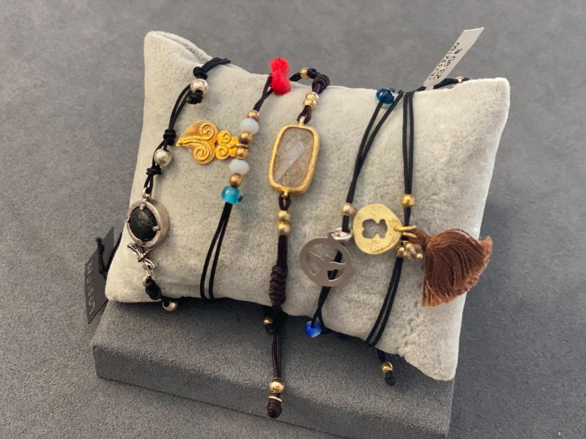 Pulseiras em prata e outros materiais — imagem 3