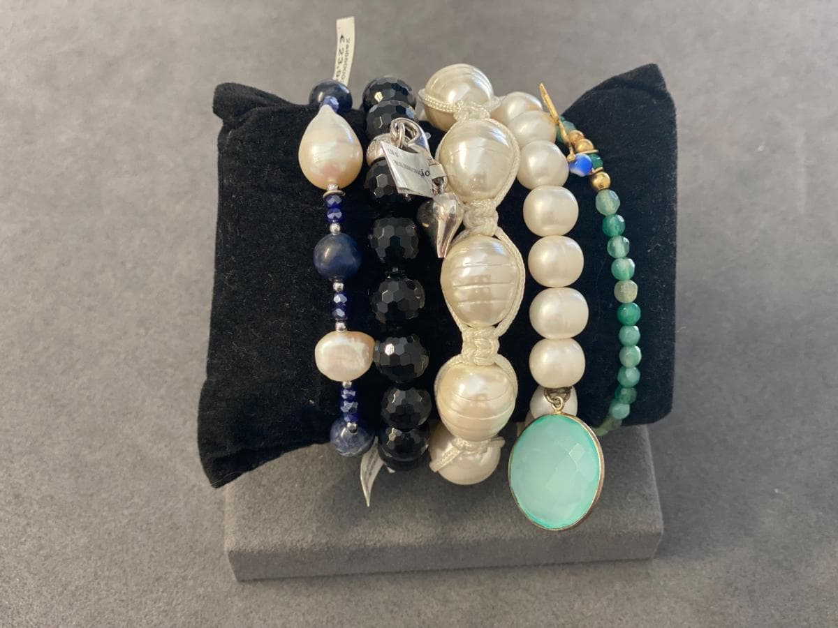 Pulseiras em prata e outros materiais — imagem 2
