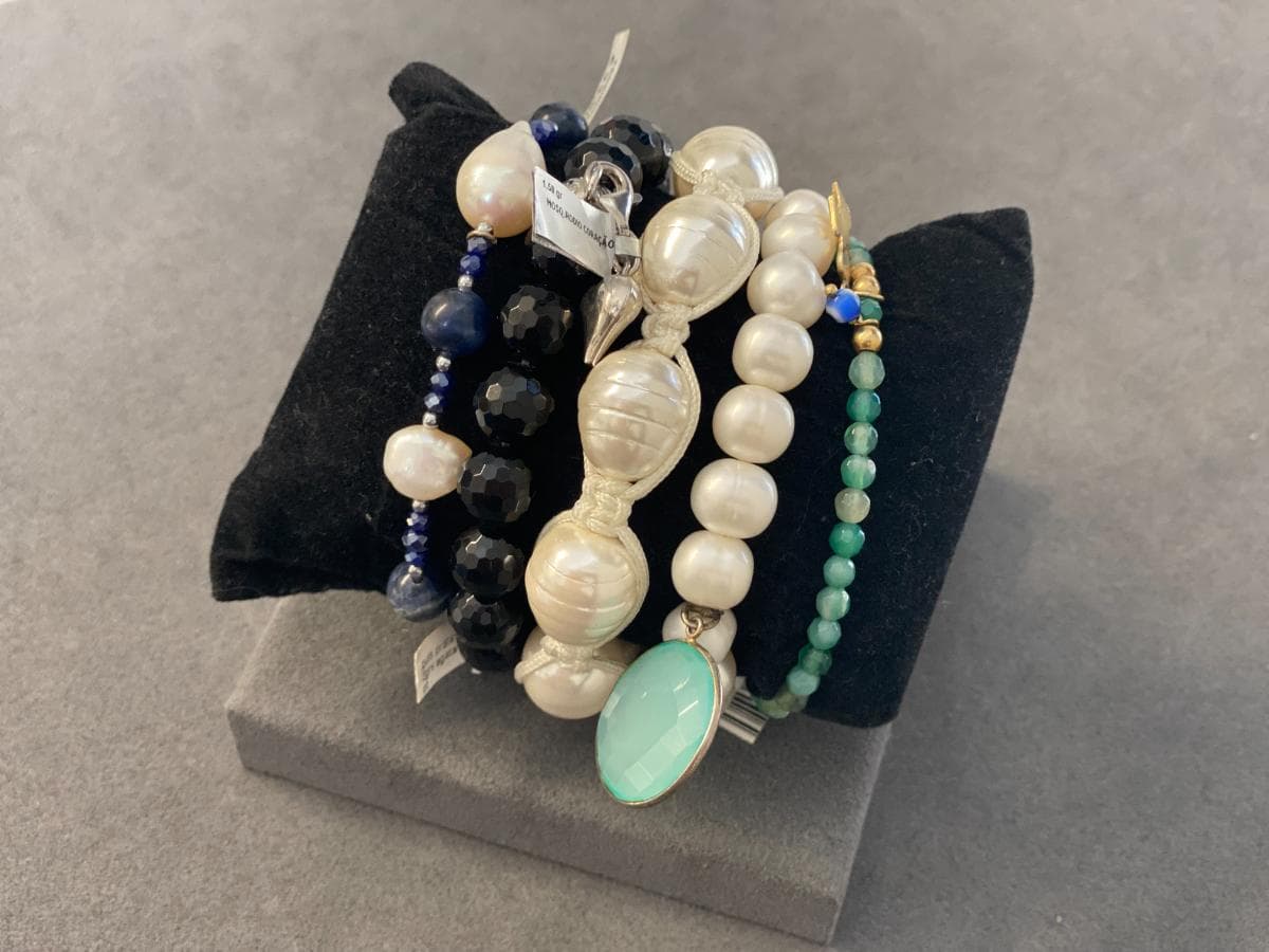 Pulseiras em prata e outros materiais — imagem 3