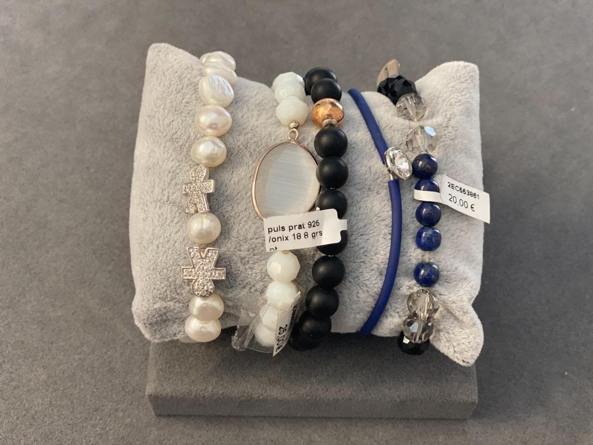 Pulseiras em prata e outros materiais — imagem 3