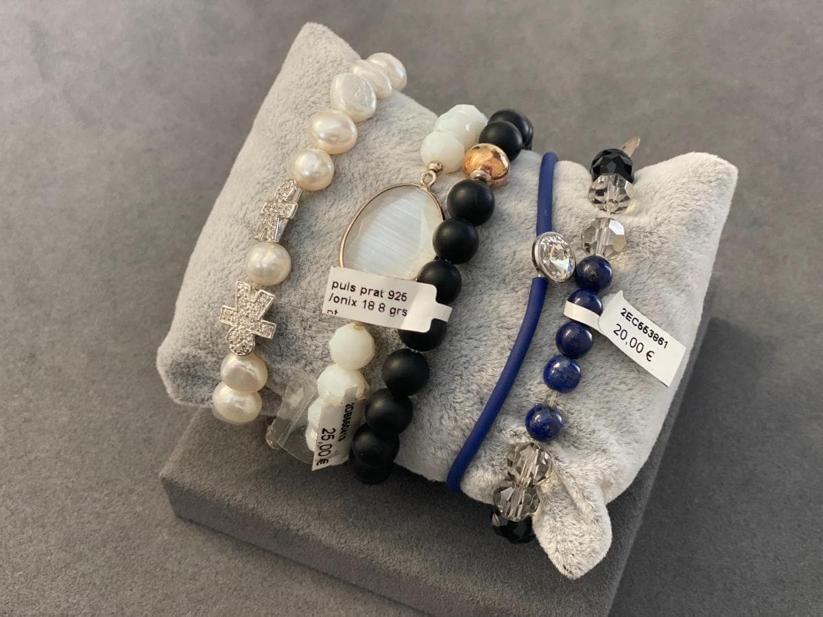 Pulseiras em prata e outros materiais — imagem 2