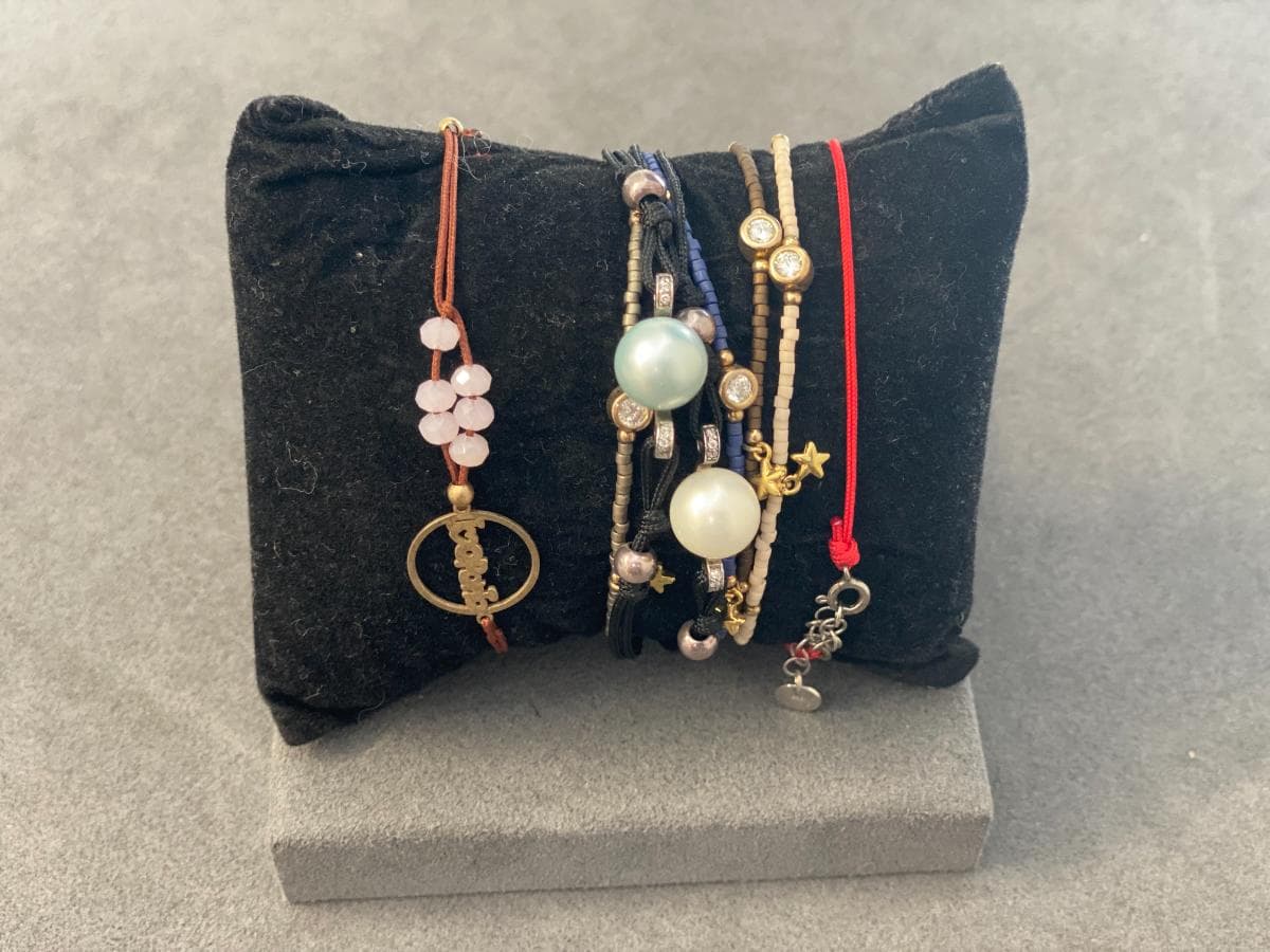 Pulseiras em prata e outros materiais — imagem 2