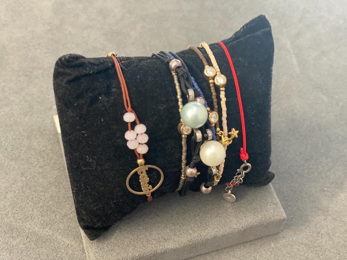 Pulseiras em prata e outros materiais — imagem 1