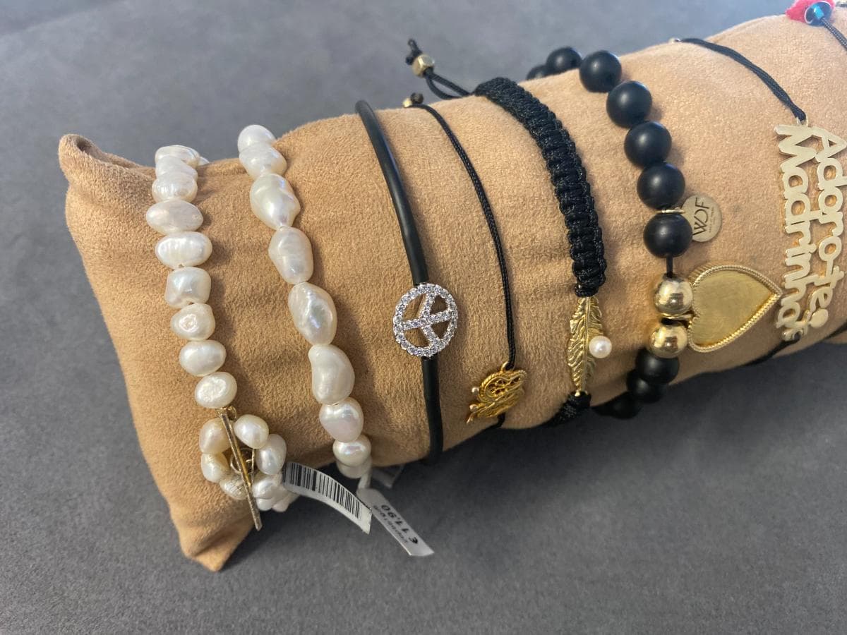 Bracelets in silver and other materials — image 3