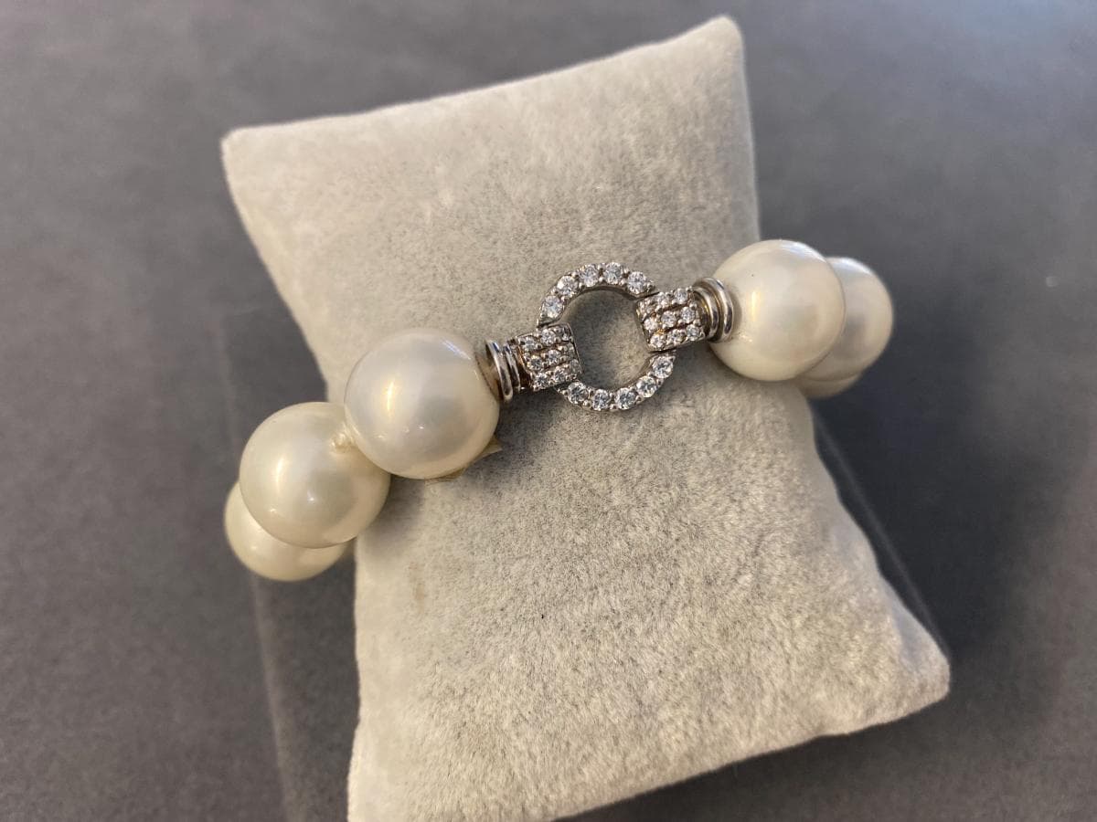 Pulseras de plata y otros materiales — imagen 1