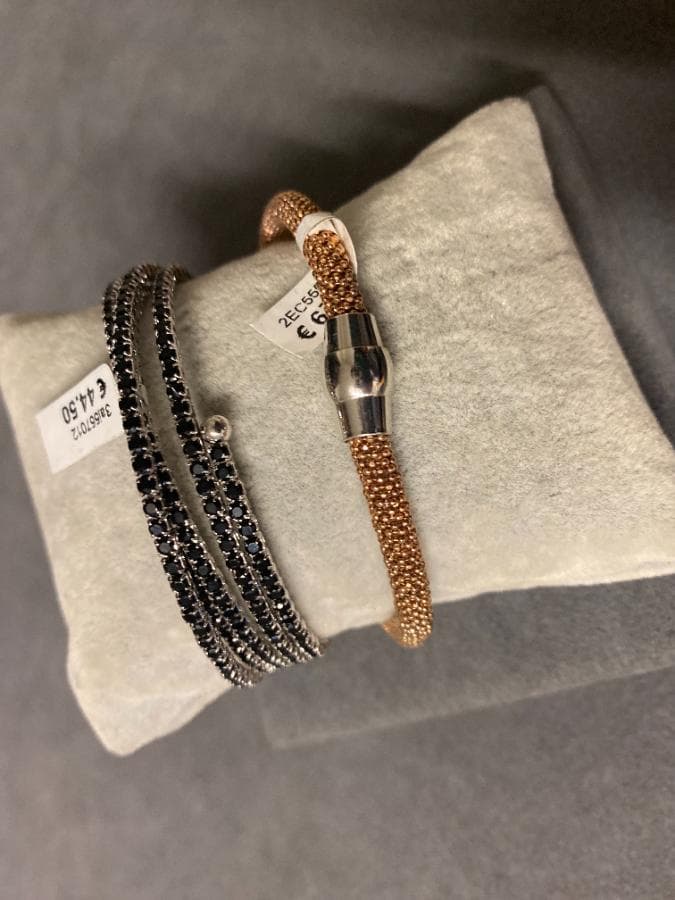 Bracelets en argent et autres matériaux — image 2
