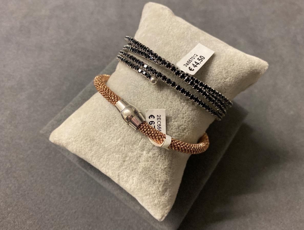 Bracelets en argent et autres matériaux — image 3