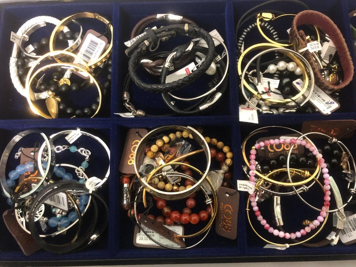 Pulseiras em prata e outros materiais — imagem 2