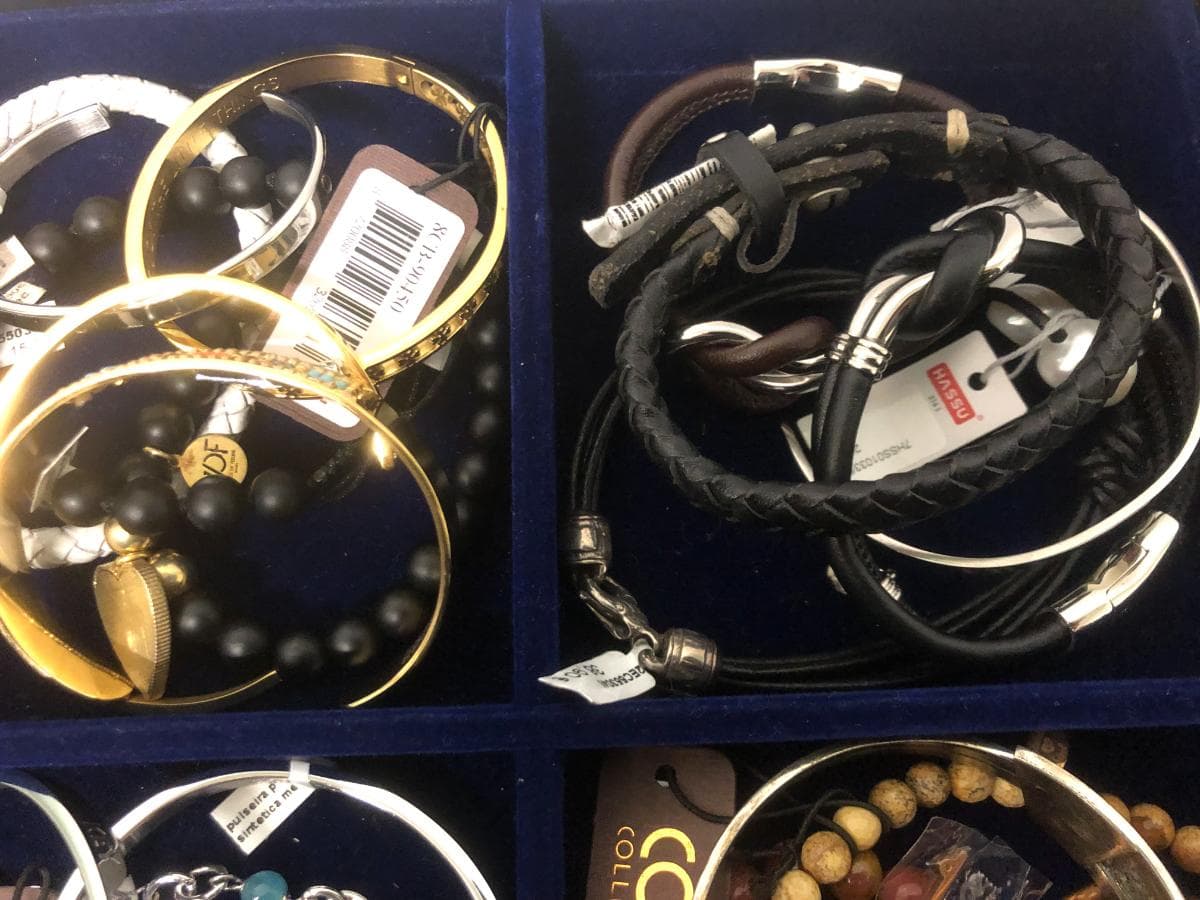 Pulseiras em prata e outros materiais — imagem 4