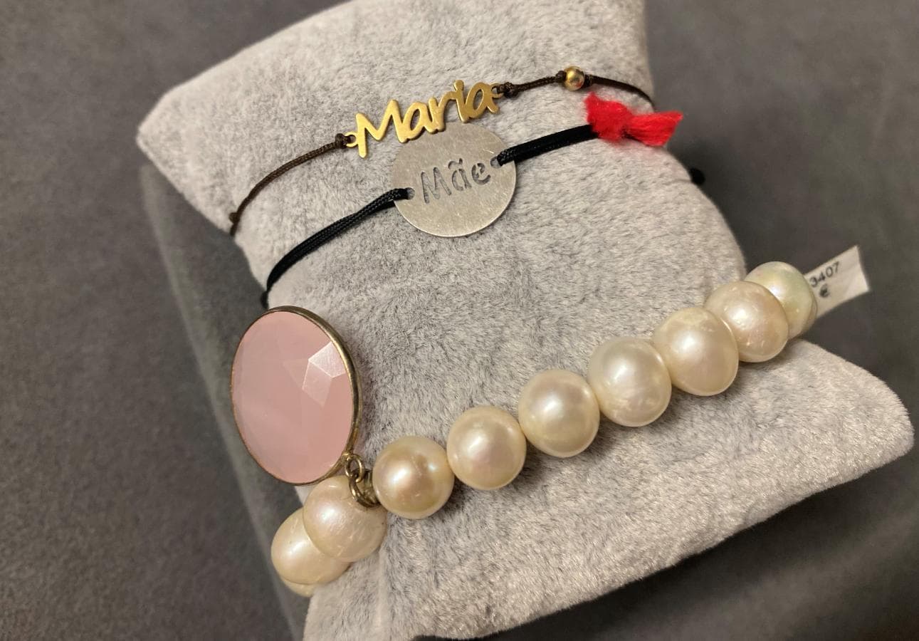 Pulseiras em prata e outros materiais