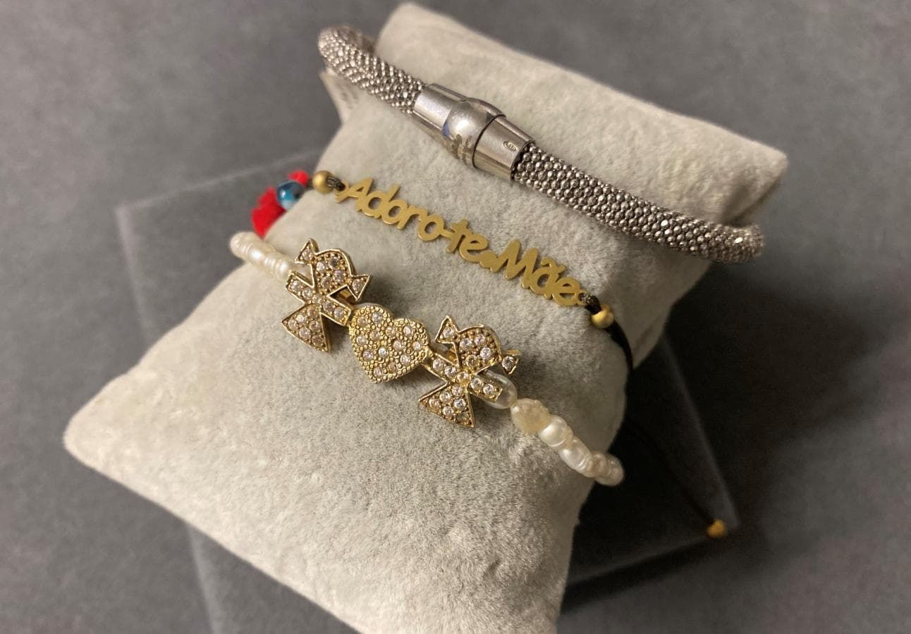 Pulseiras em prata e outros materiais