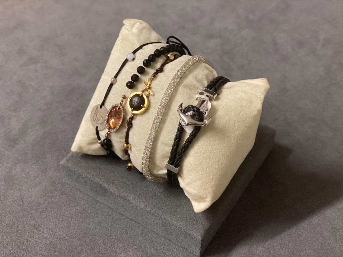 Bracelets in silver and other materials — image 3