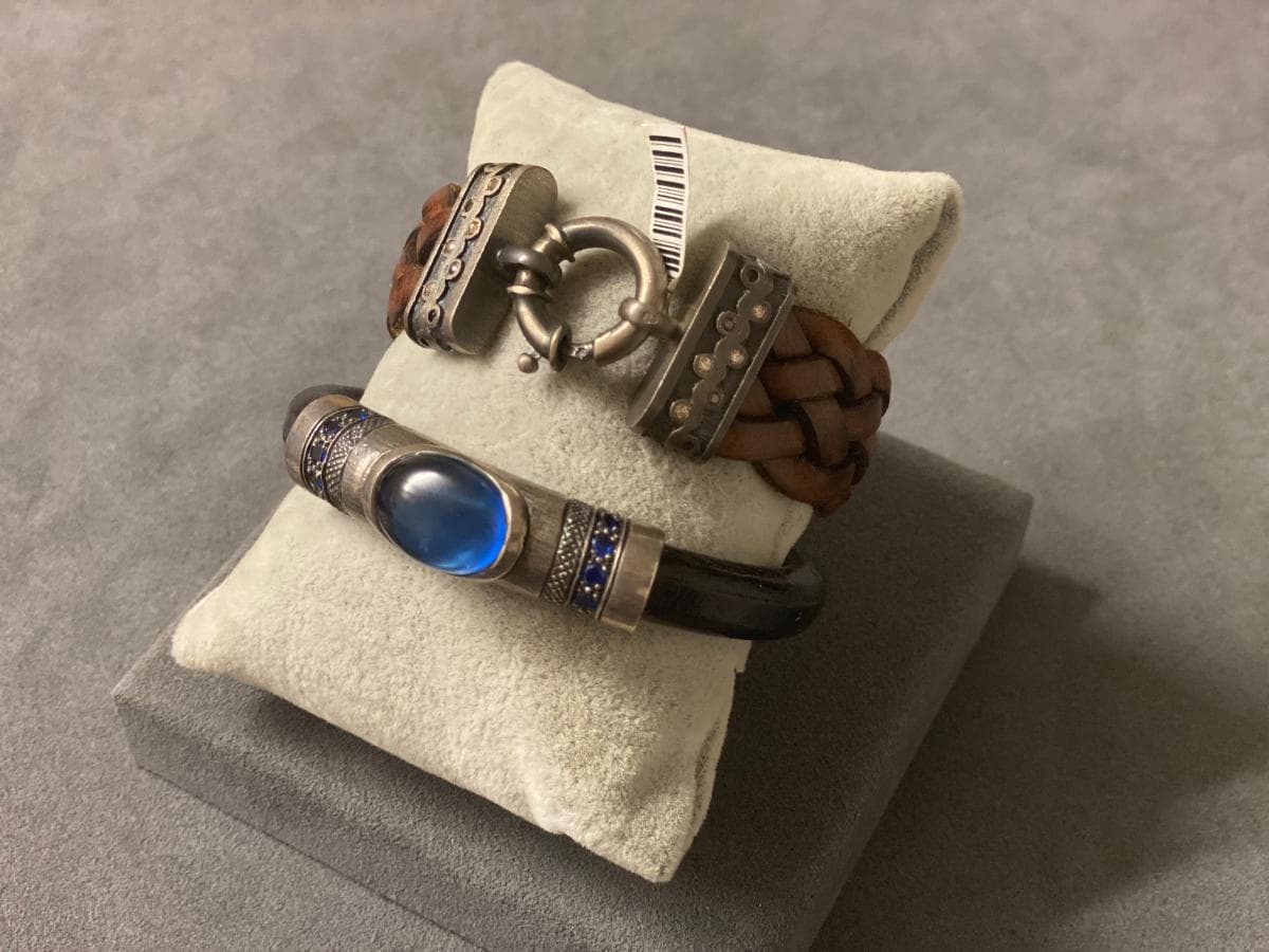 Pulseiras em prata e outros materiais — imagem 4