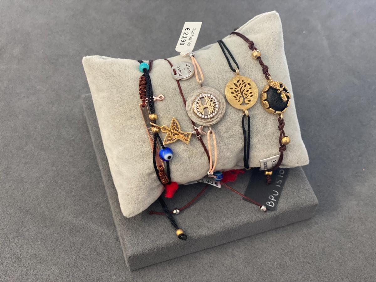 Bracelets en argent et autres matériaux — image 1