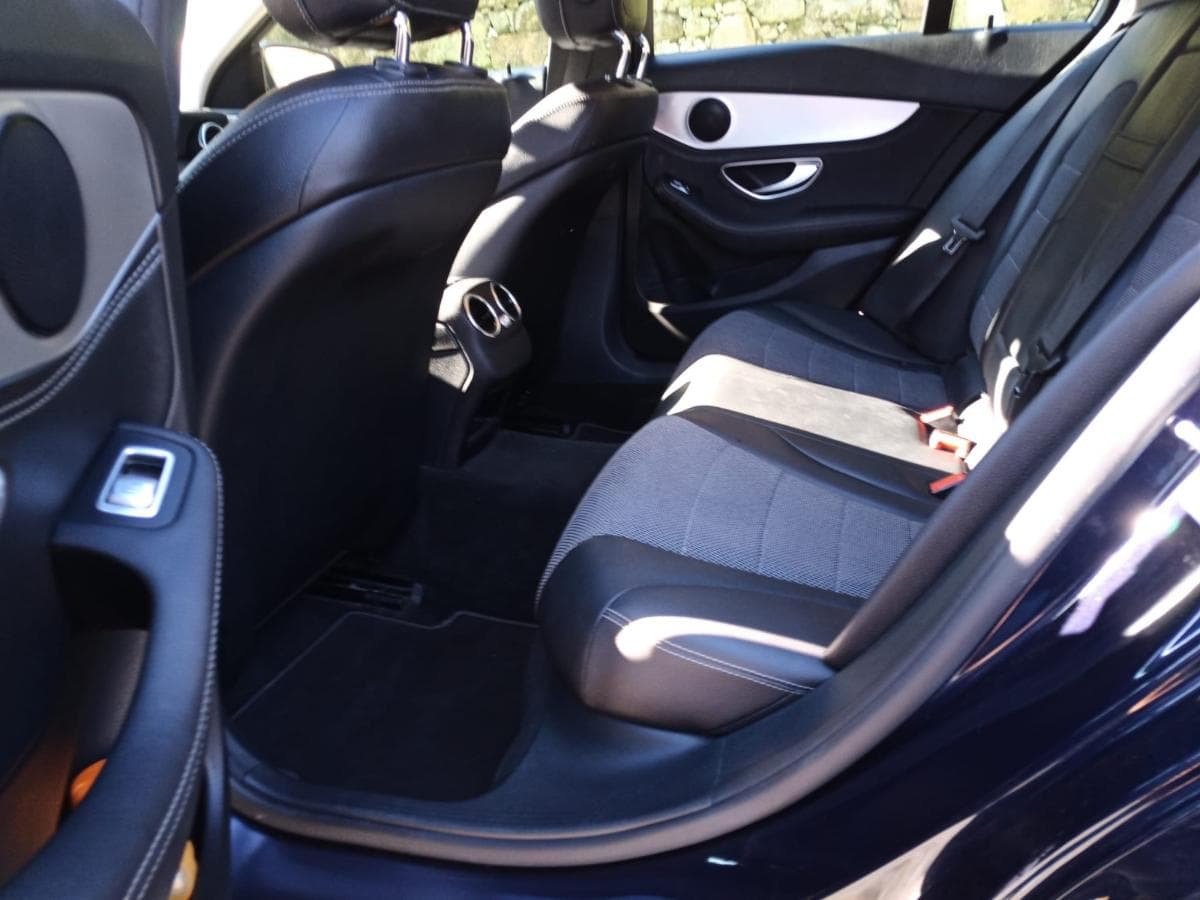 Mercedes-Benz C350 — image 9