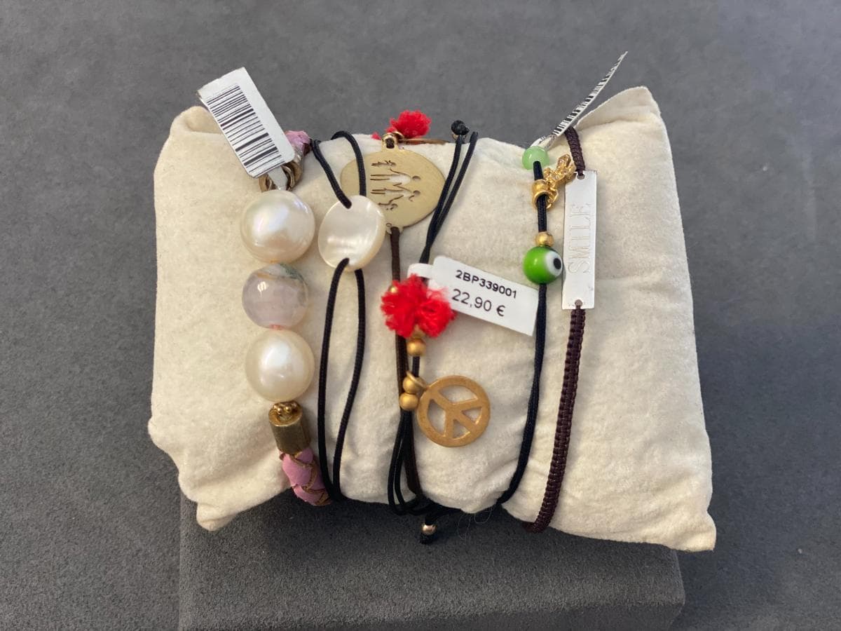 Pulseiras em prata e outros materiais — image 2