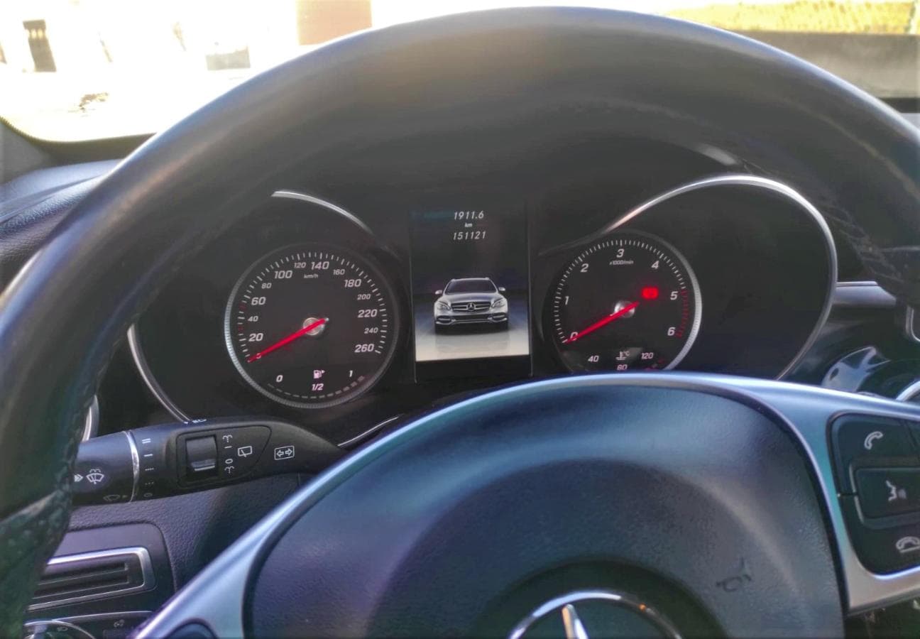 Mercedes-Benz C180 — image 11