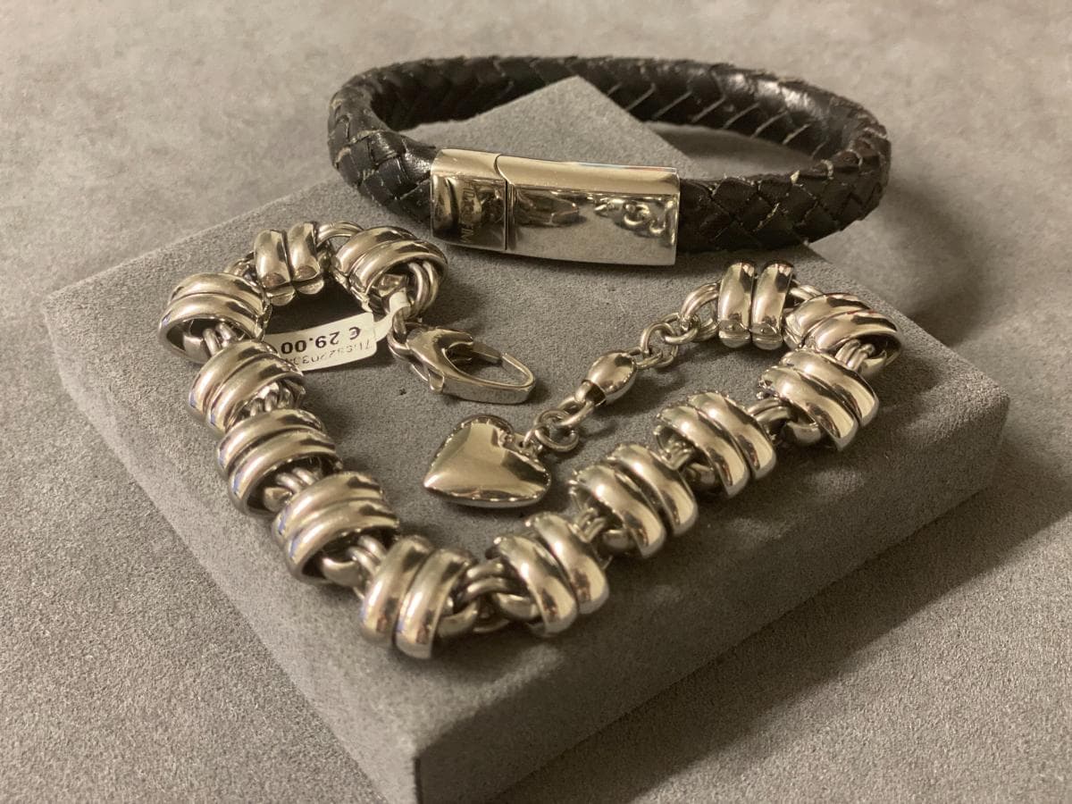 Bracelets — image 1
