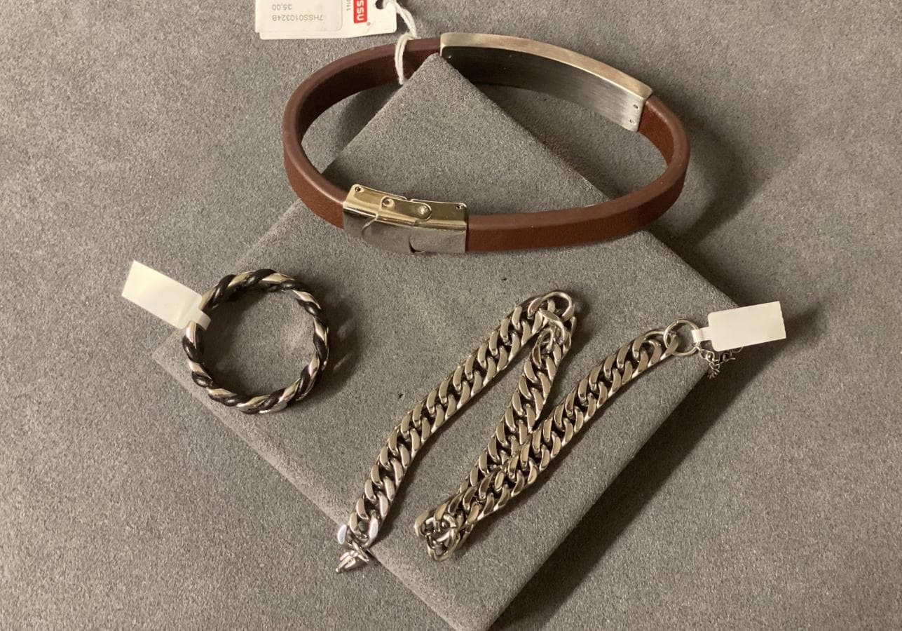 Pulseiras + Anel em prata e outros materiais — imagen 3