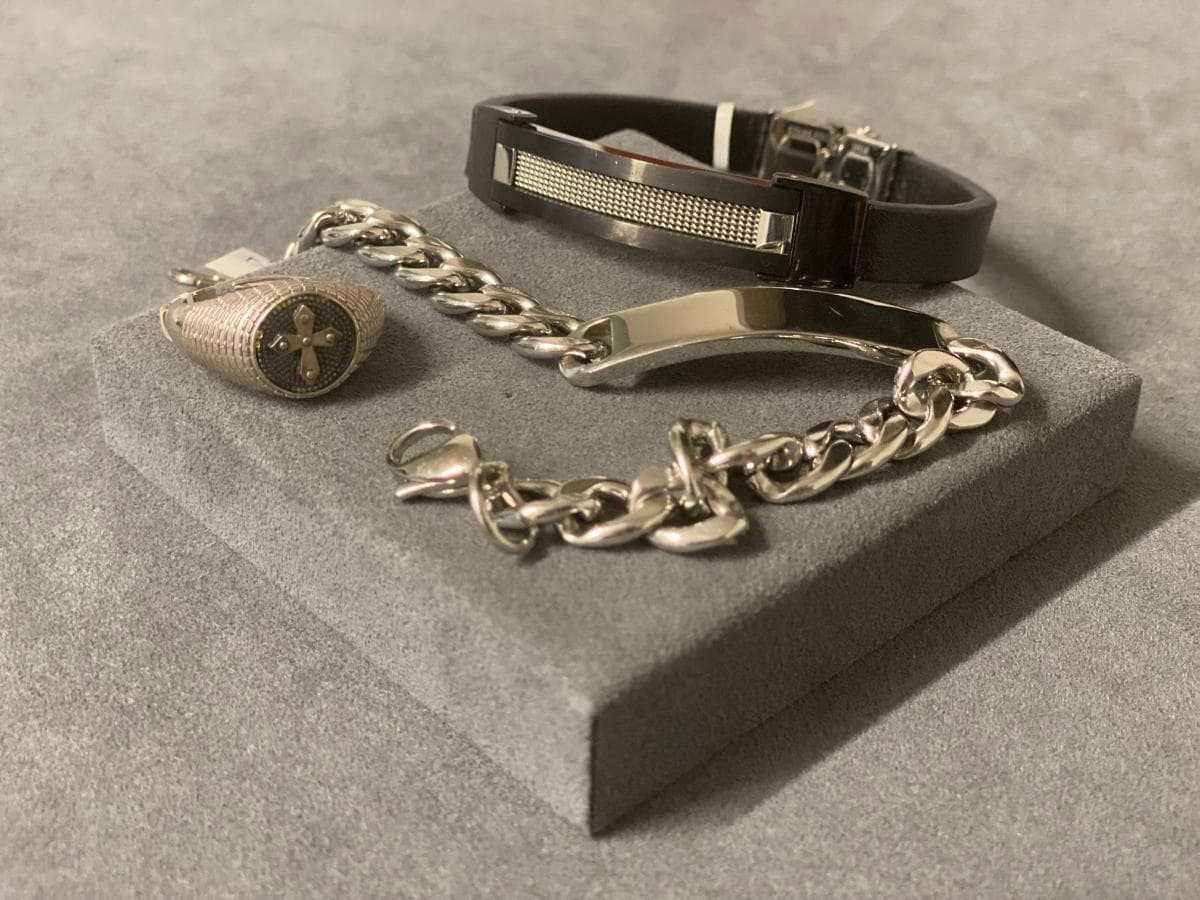 Pulseiras + Anel em prata e outros materiais