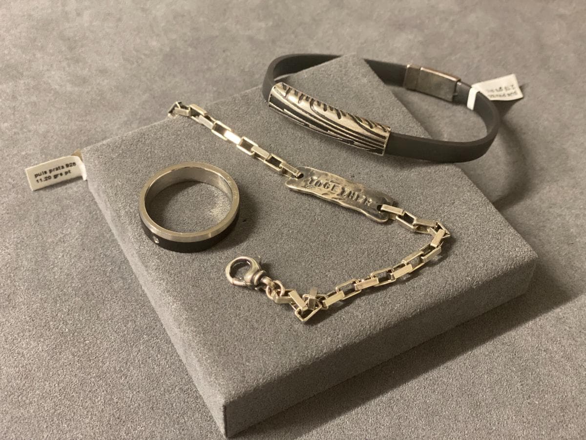 Pulseras + Anillo en plata y otros materiales — imagen 1