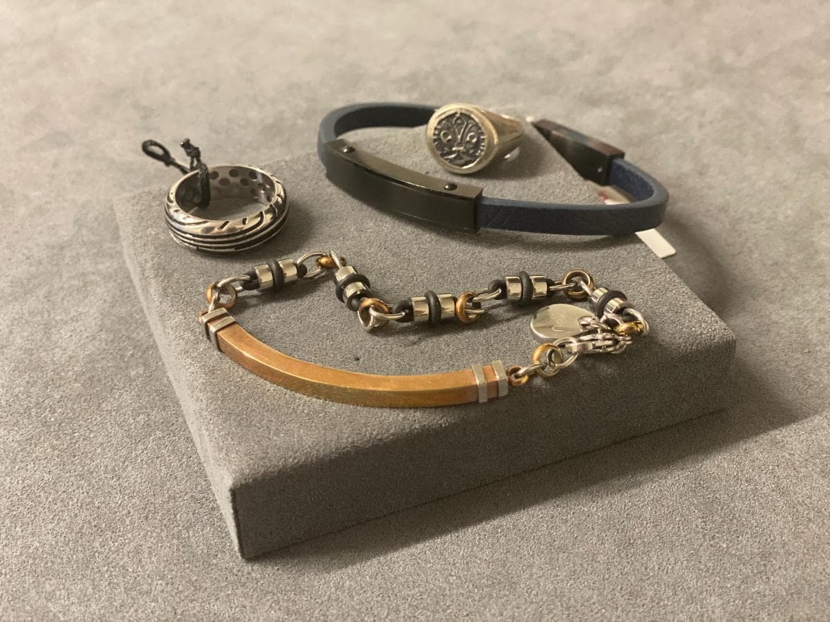 Pulseiras + Anel em prata e outros materiais — imagen 1