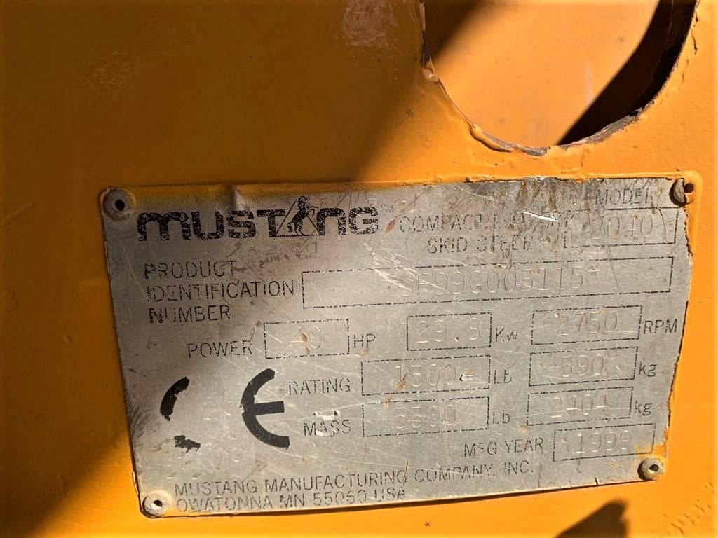 Mini Pá Carregadora Ausa Mustang 2040 — image 12