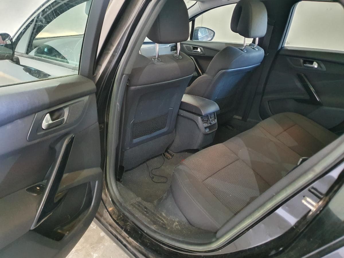 Peugeot 508 SW 1.6 HDI · Ano 2012 — image 32