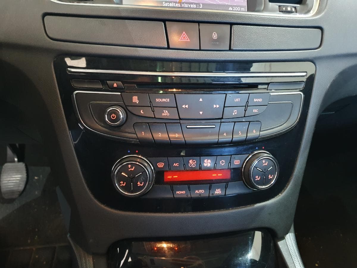 Peugeot 508 SW 1.6 HDI · Ano 2012 — image 35
