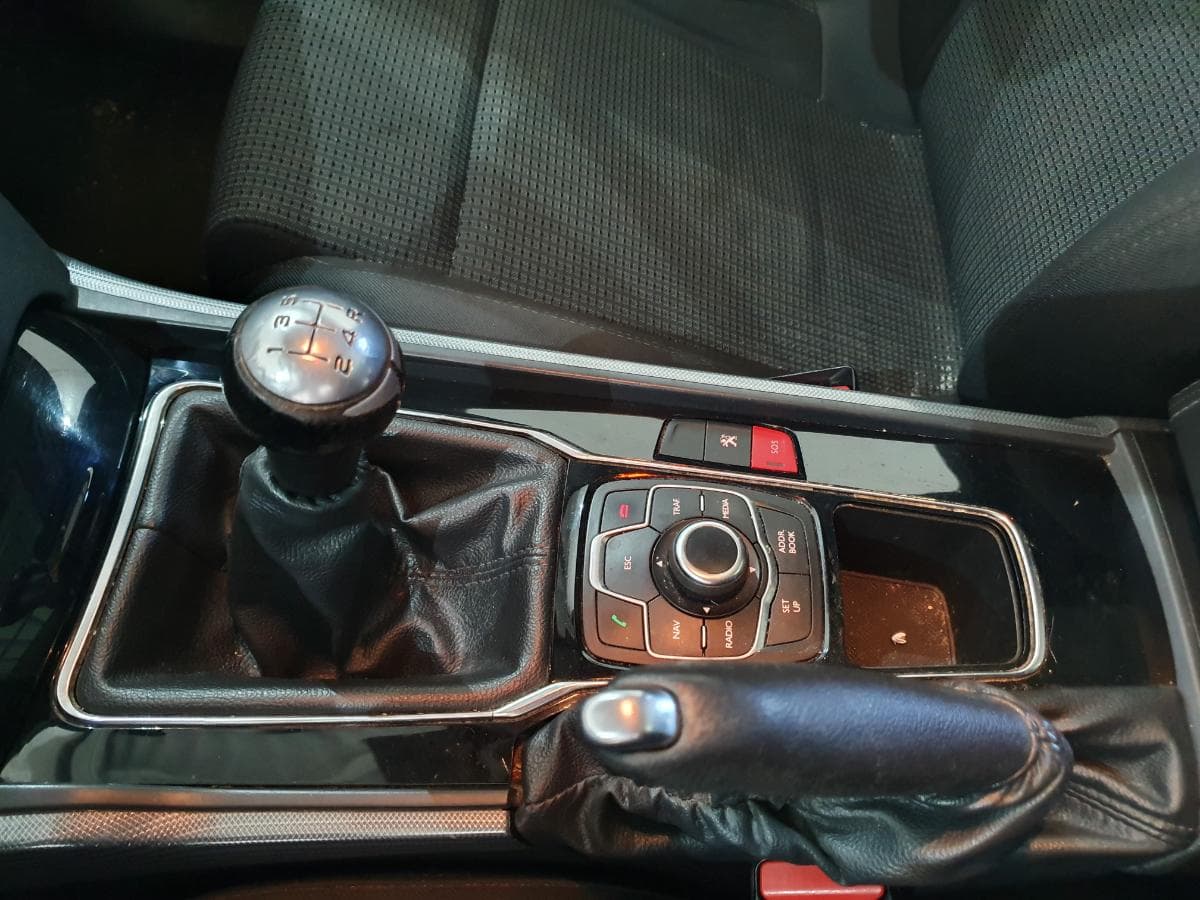 Peugeot 508 SW 1.6 HDI · Ano 2012 — image 37