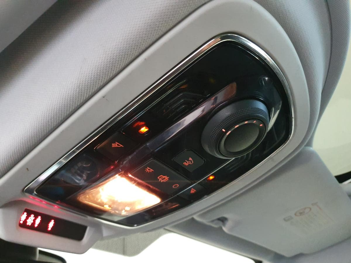 Peugeot 508 SW 1.6 HDI · Ano 2012 — image 39