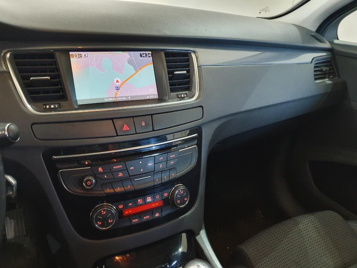 Peugeot 508 SW 1.6 HDI · Ano 2012 — image 40