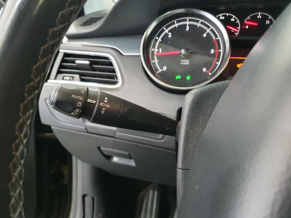 Peugeot 508 SW 1.6 HDI · Ano 2012 — image 44