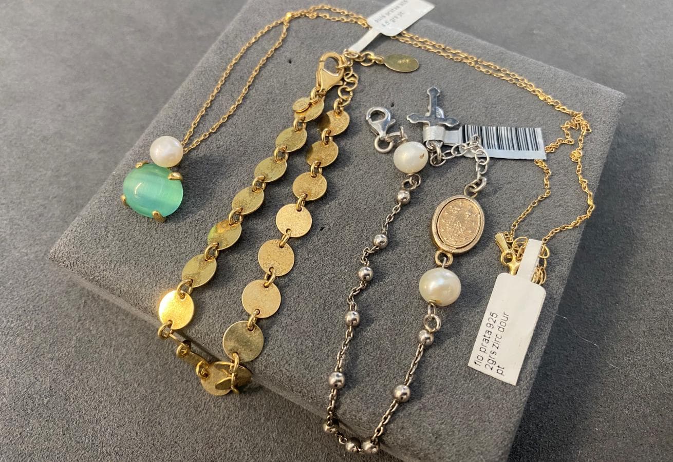 Pulseiras em prata e outros materiais + Colar — imagem 1