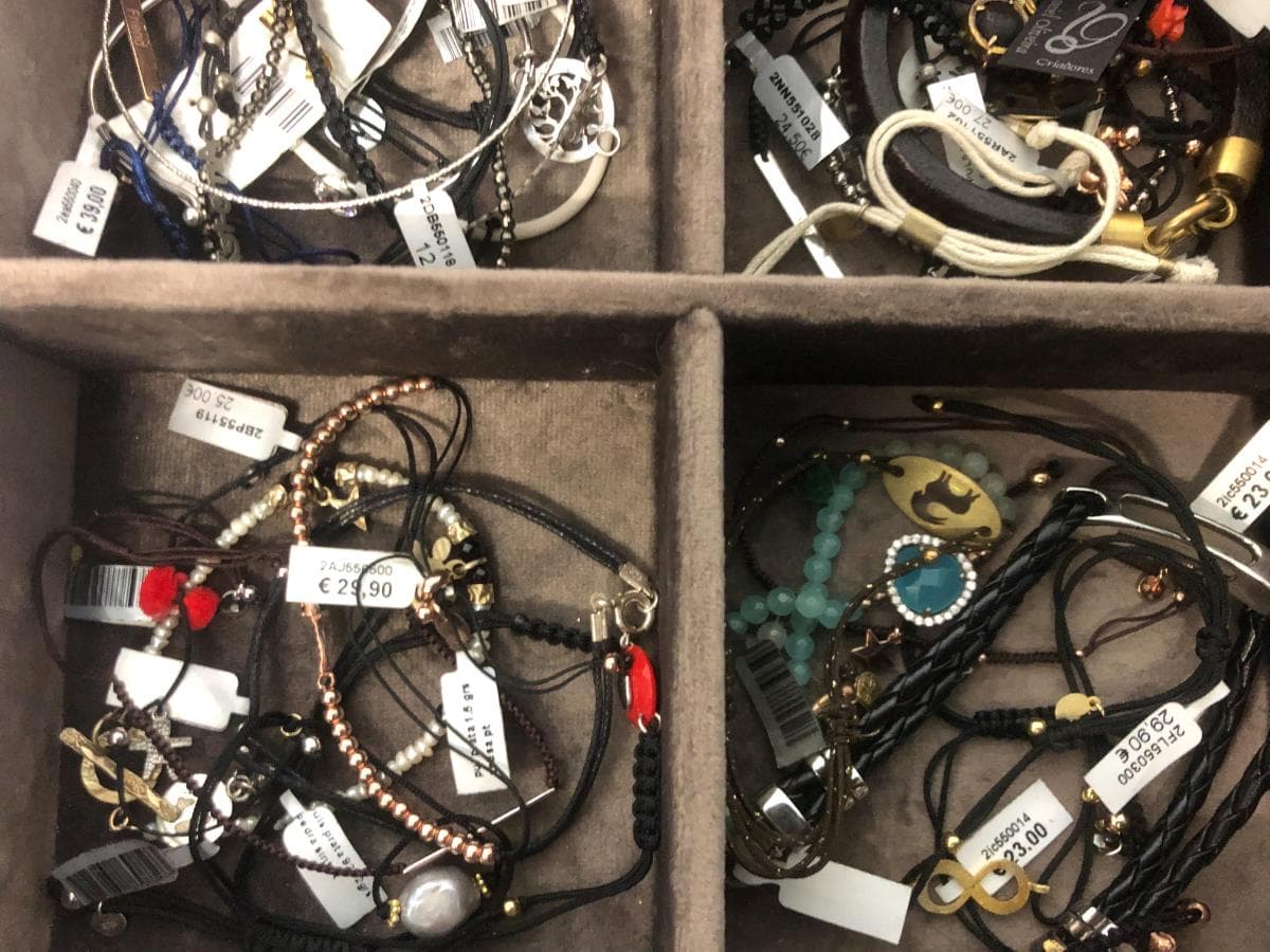 Bracelets — image 1
