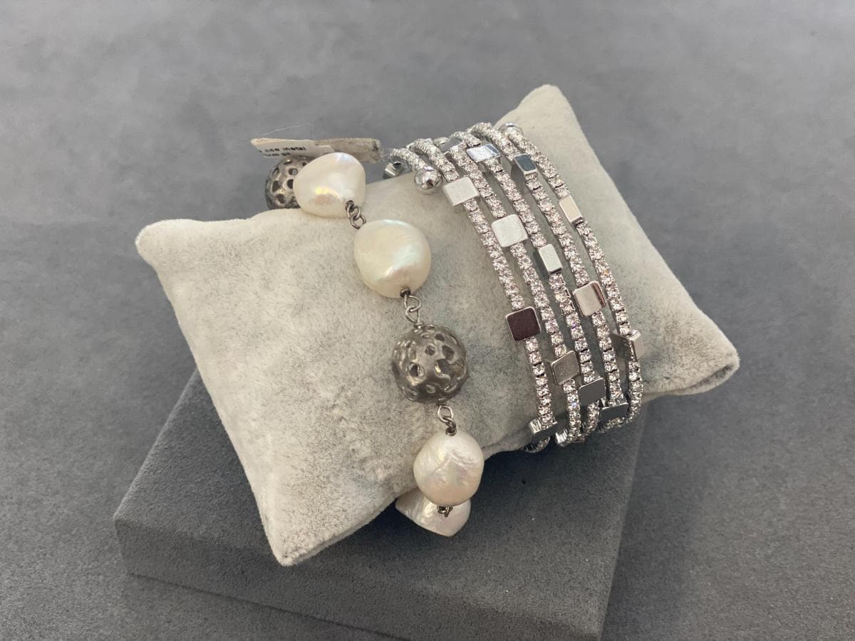 Pulseras de plata y otros materiales — imagen 1