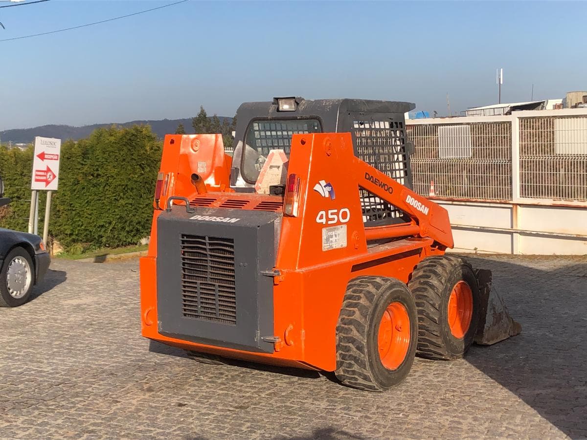 Mini Pá Carregadora Doosan 450 PLUS · Ano 2006 — image 4