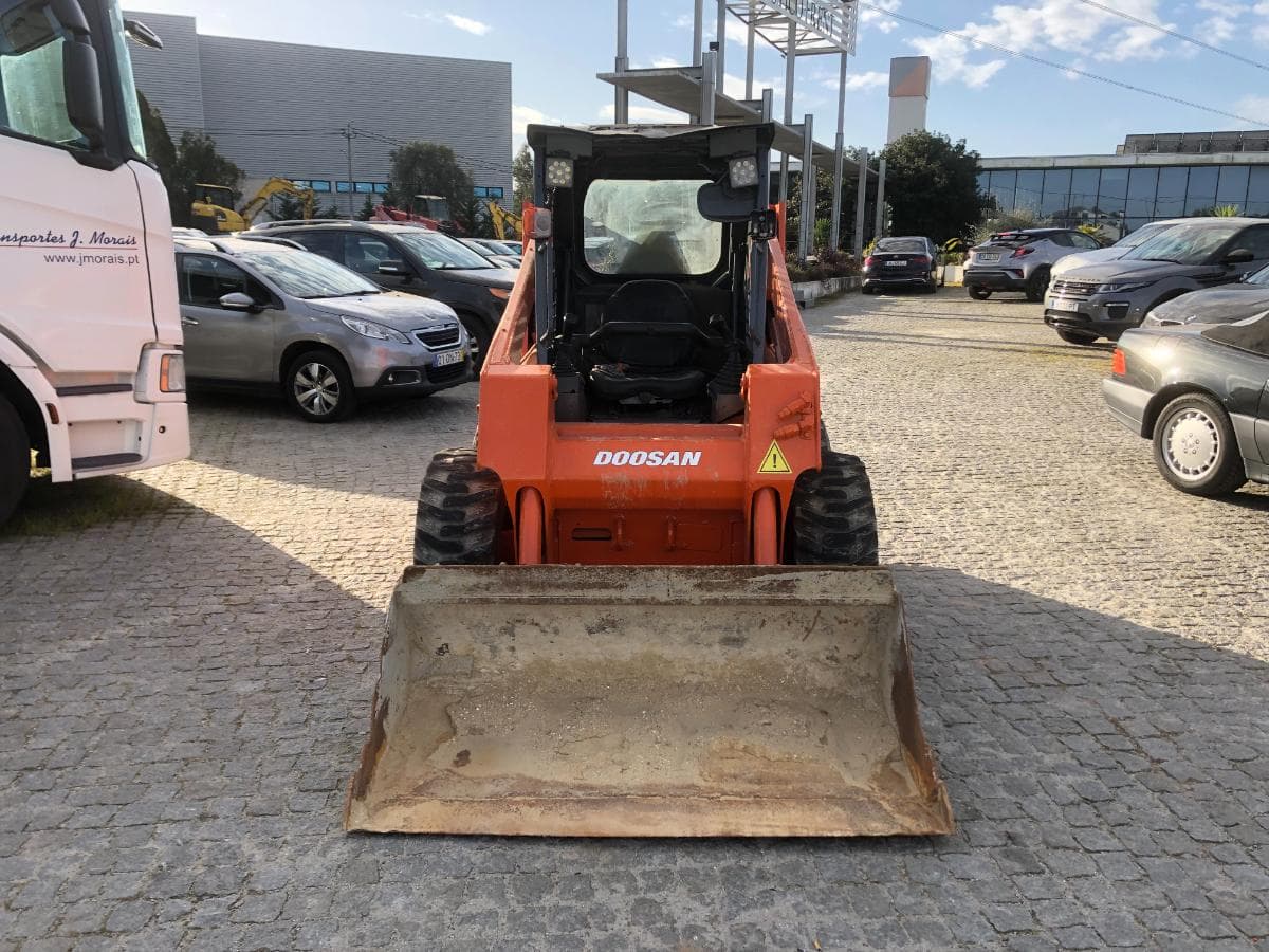 Mini Pá Carregadora Doosan 450 PLUS · Ano 2006 — image 2