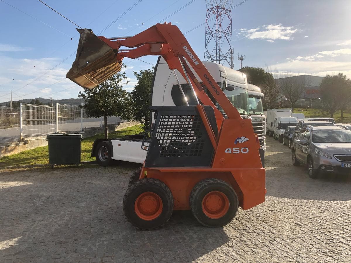 Mini Pá Carregadora Doosan 450 PLUS · Ano 2006 — image 11