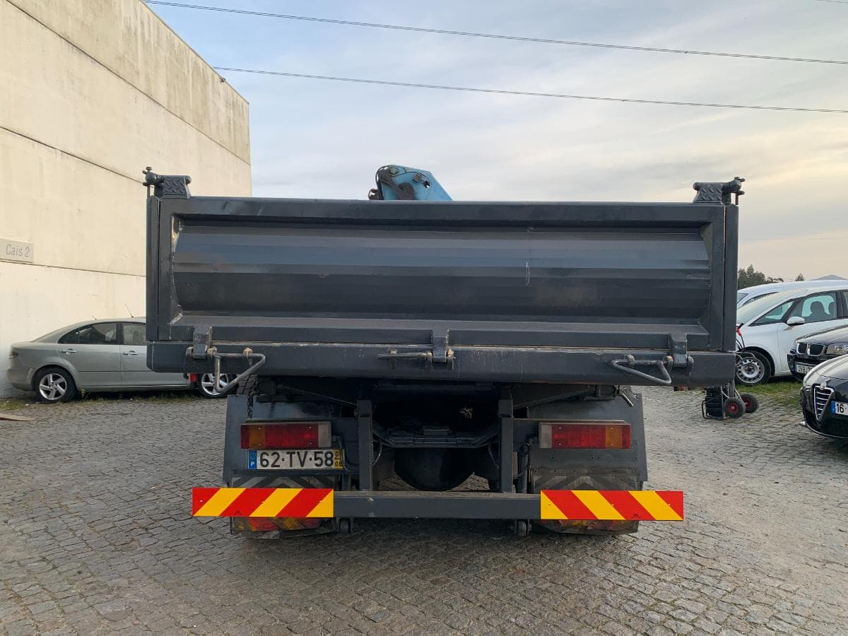 DAF CF 75.360 Tribasculante com Grua · Ano 2007 — imagen 5